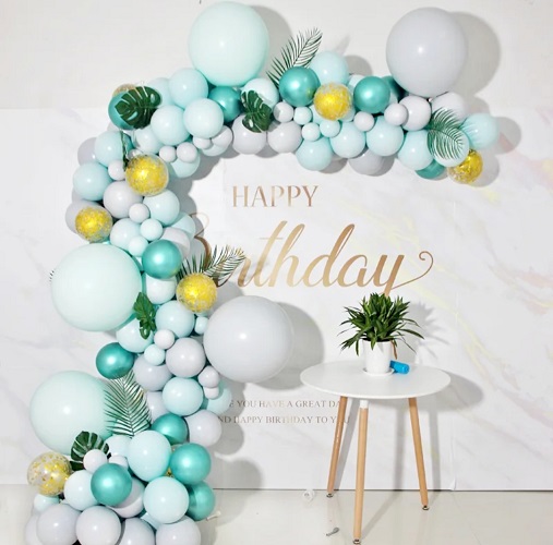 SET ARANJAMENT BALOANE - IN NUANTE DE VERDE MACARONS , GRI MAT,TRANSPARENTE CU CONFETTI AURII,VERDE CHROME
