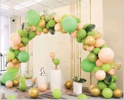 CHIT COMPLET ARCADA FIXA DEMONTABILA CU 155 BALOANE IN NUANTE DE VERDE , BEJ , AURIU CHROME , TRANSPARENTE CU CONFETTI AURII SI FRUNZE