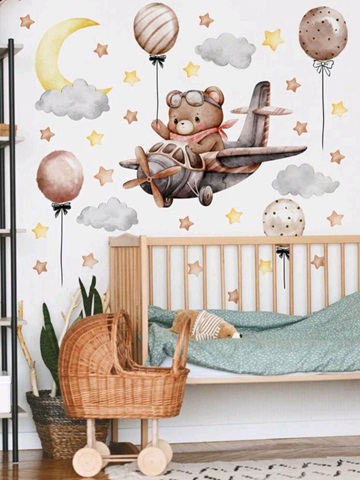 STICKER DECORATIV PENTRU PERETE URSULET IN AVION - COD 265