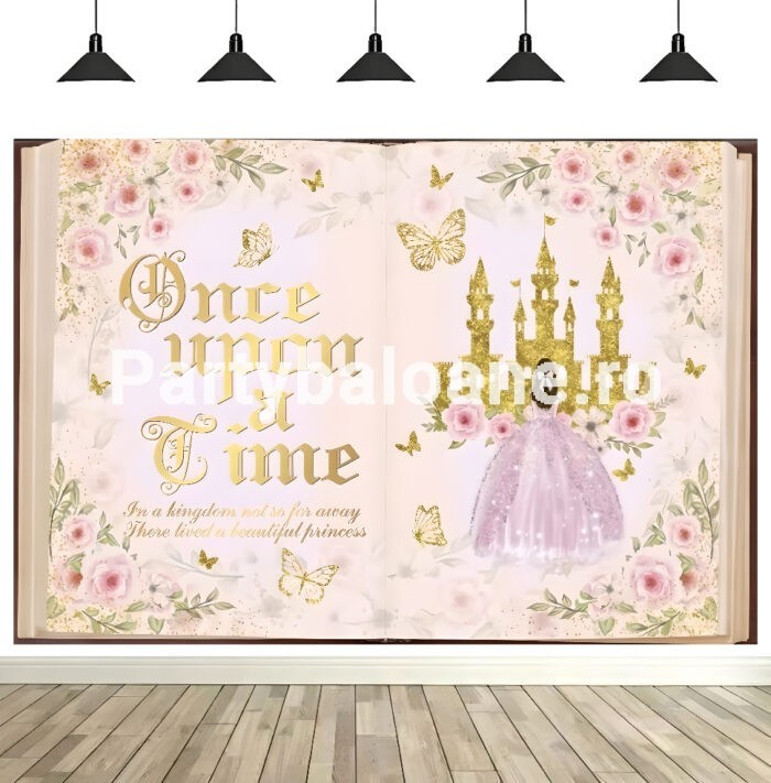 Background Textil Arcadă Once Upon a Time – Decor Poveste 160x100 (641B) Background textil pentru aranjament arcada model carte deschisa cu text auriu Once Upon a Time, printesa in rochie roz si castel auriu cu sclipici, inconjurat de trandafiri si fluturi.