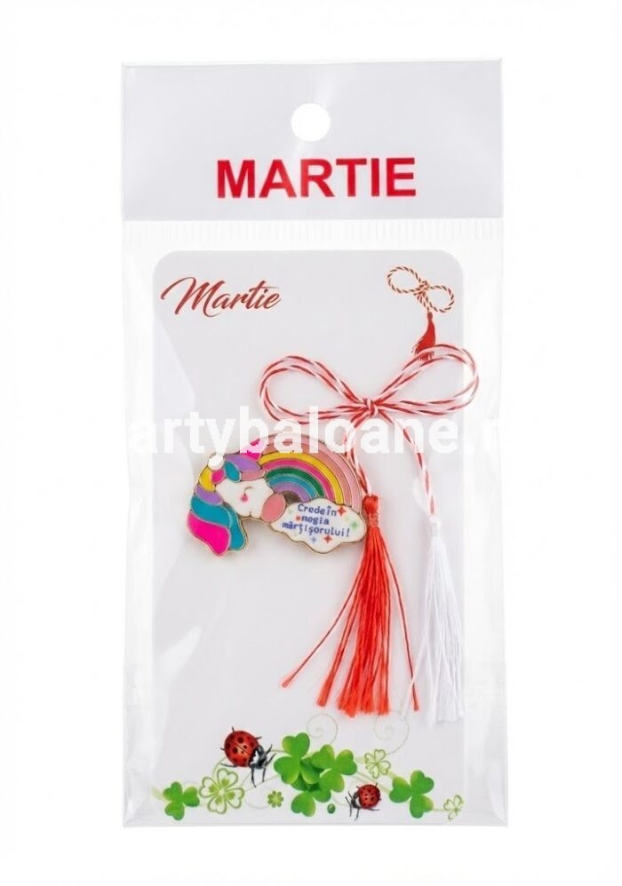 Mărțișor broșă unicorn curcubeu cu mesaj "Crede în magia mărțișorului!", metalic cu email, dimensiune 2.5 cm, pe cartonaș cu șnur alb-roșu.