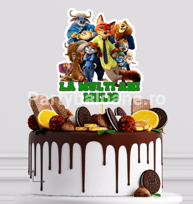 Topper Tort Personalizat Zootopia – Decor Unic Topper tort personalizat cu personajele Zootopia, textul La multi ani Melis și cifră, pe un tort de ciocolată decorat.